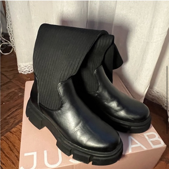 Justfab Toni lug sole boots, black, size 5.5 - Picture 4 of 9